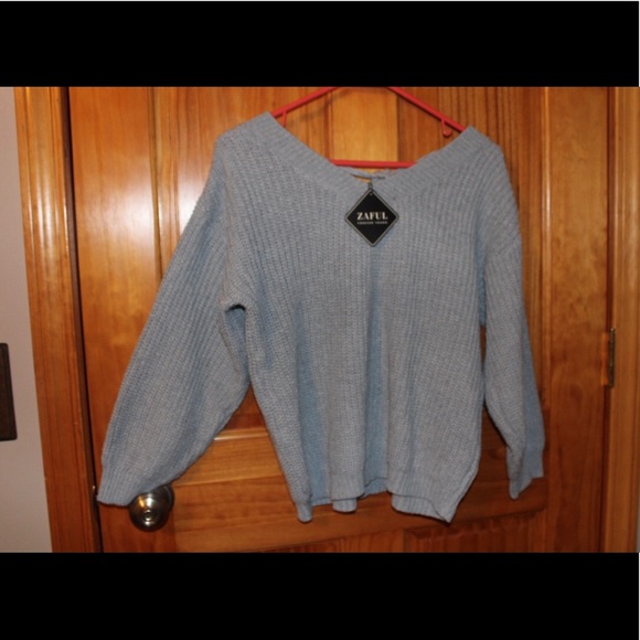 sweaters - Picture 2 of 6